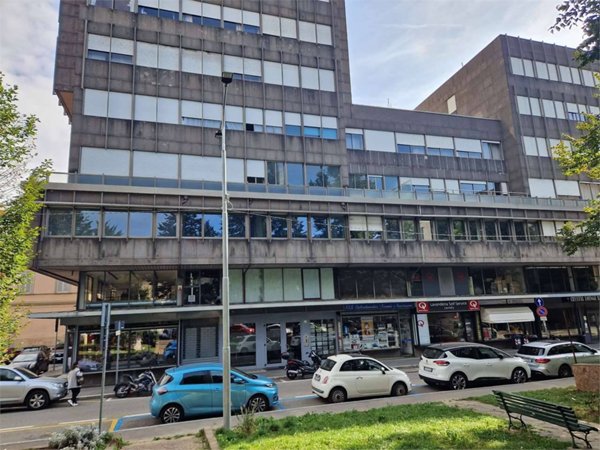 ufficio in vendita a Varese in zona Centro Città