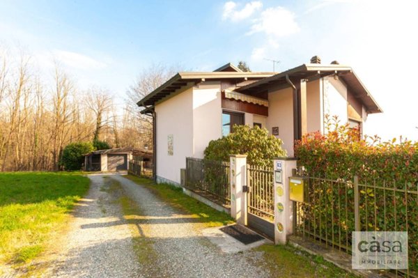 casa indipendente in vendita a Varese in zona Lissago