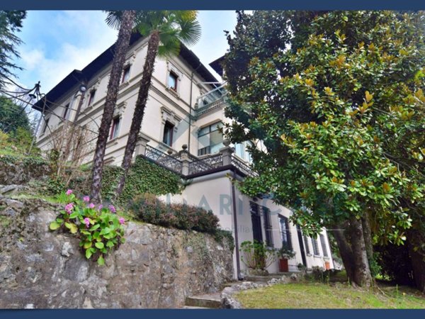 appartamento in vendita a Varese in zona Sant'Ambrogio