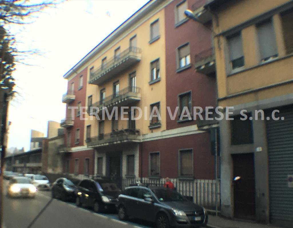 appartamento in vendita a Varese in zona Biumo
