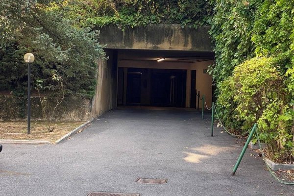 locale di sgombero in vendita a Varese in zona Gaggio
