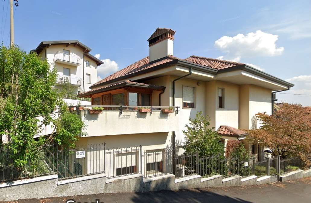 casa indipendente in vendita a Varese