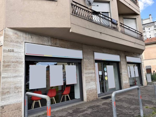 negozio in vendita a Varese in zona Centro Città