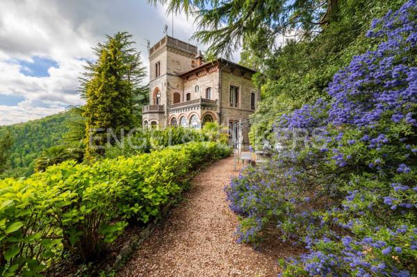 casa indipendente in vendita a Varese in zona Rasa di Varese