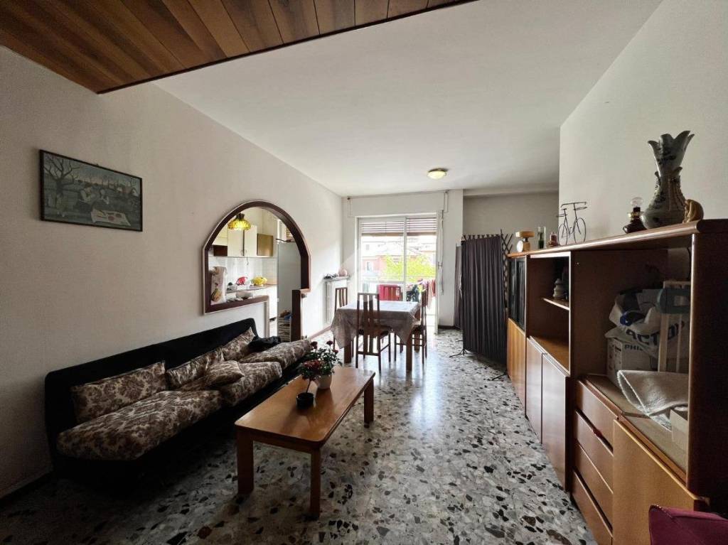 appartamento in vendita a Varese in zona Giubiano