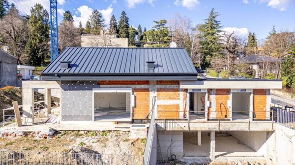 casa indipendente in vendita a Varese