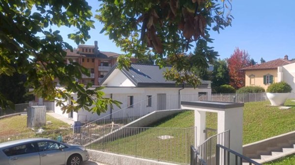 casa indipendente in vendita a Varese