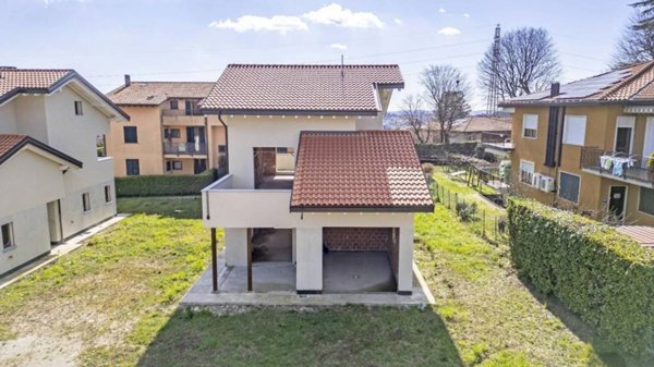 casa indipendente in vendita a Varese