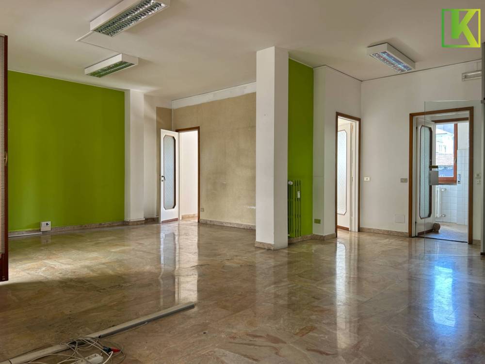 appartamento in vendita a Varese in zona Centro Città