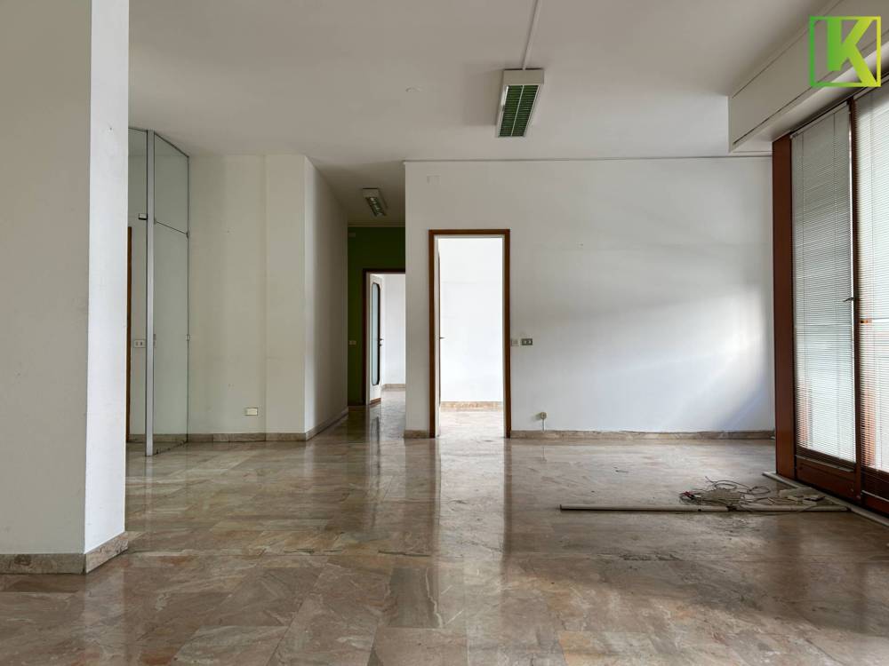 appartamento in vendita a Varese in zona Centro Città