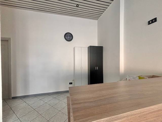 ufficio in vendita a Varese in zona Ippodromo