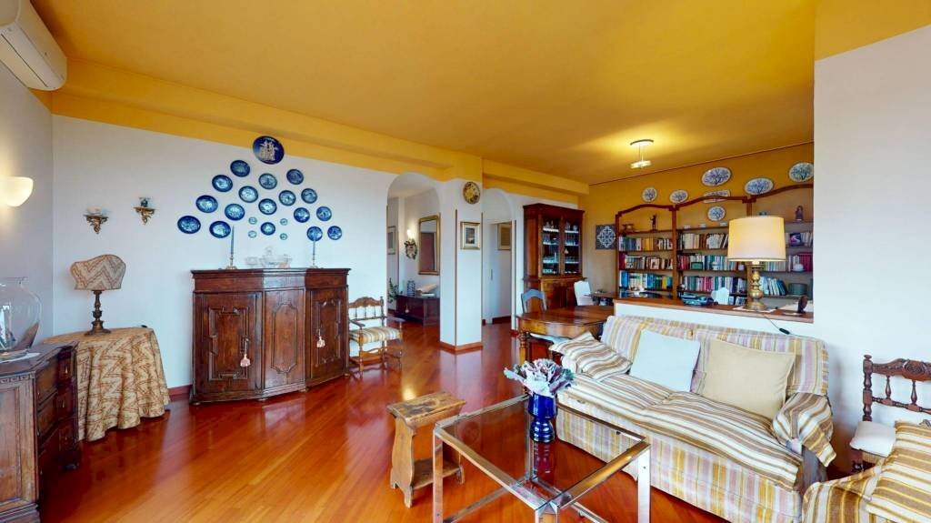 appartamento in vendita a Varese in zona Centro Città