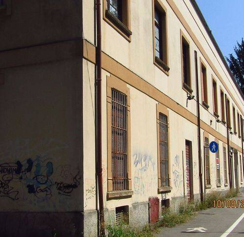 intera palazzina in vendita a Varese in zona Casbeno
