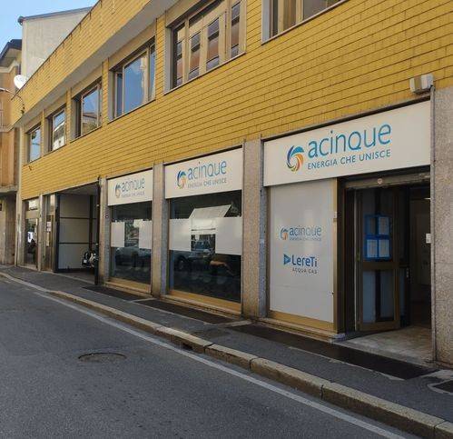 negozio in vendita a Varese in zona Biumo