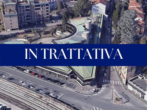 negozio in vendita a Varese in zona Biumo