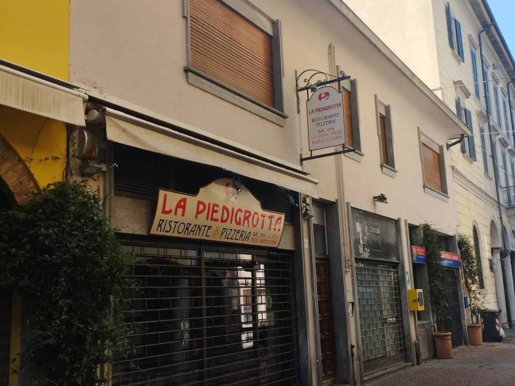ufficio in vendita a Varese in zona Biumo