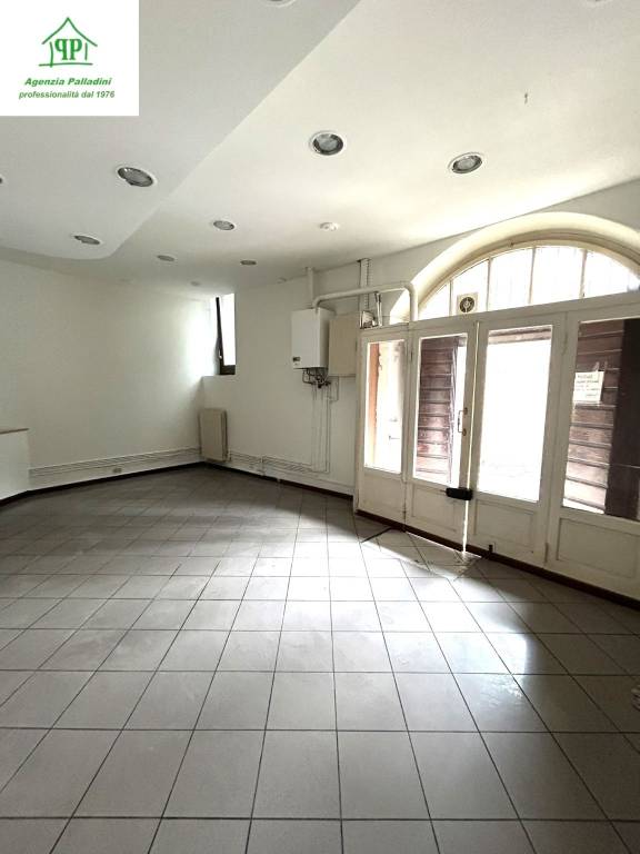 appartamento in vendita a Varese in zona Sant'Ambrogio