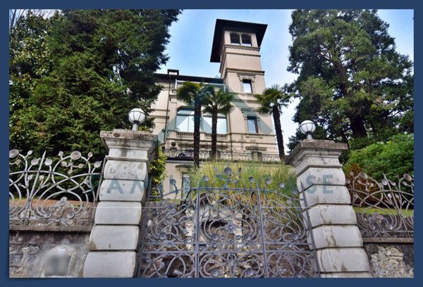appartamento in vendita a Varese in zona Sant'Ambrogio