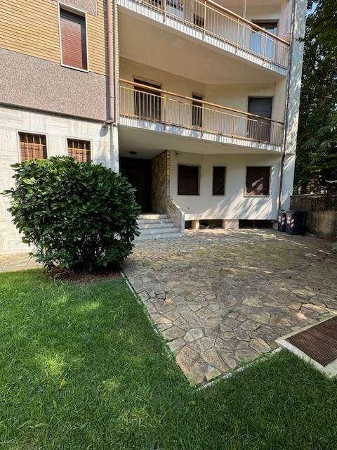 appartamento in vendita a Varese in zona Biumo