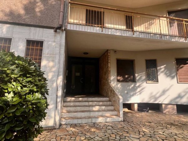 appartamento in vendita a Varese in zona Biumo
