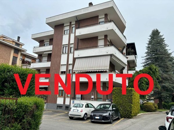 appartamento in vendita a Varese in zona Giubiano