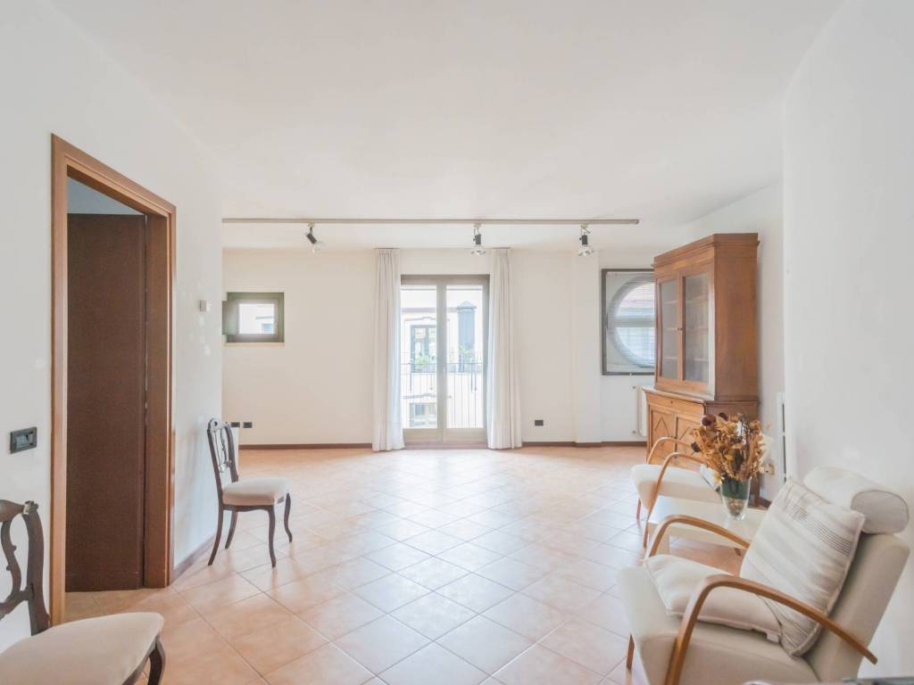 appartamento in vendita a Varese in zona Centro Città