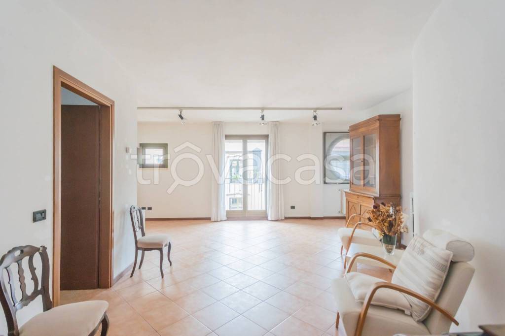 appartamento in vendita a Varese in zona Centro Città