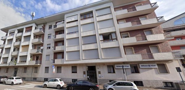 ufficio in vendita a Varese in zona Casbeno