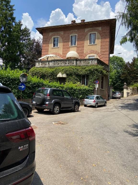 appartamento in vendita a Varese in zona Biumo