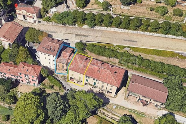 casa indipendente in vendita a Varese in zona Santa Maria del Monte