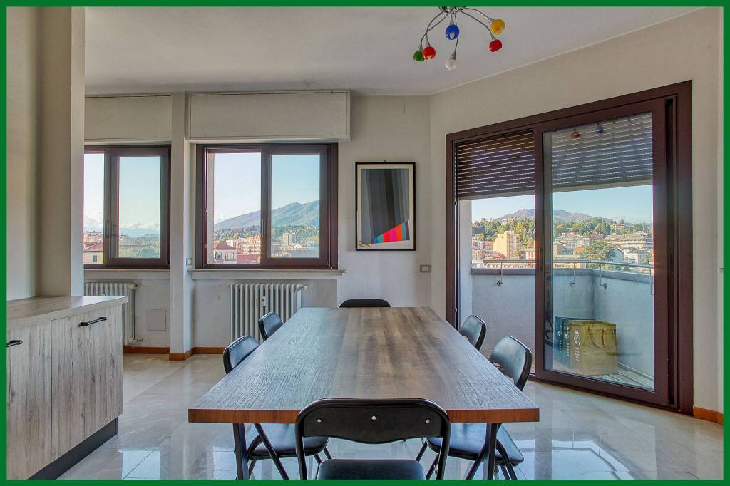 appartamento in vendita a Varese in zona Centro Città
