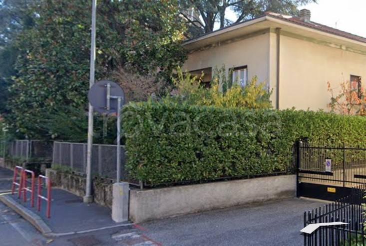 casa indipendente in vendita a Varese in zona Giubiano