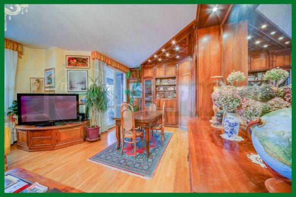 appartamento in vendita a Varese in zona Casbeno