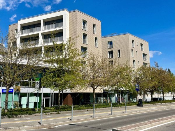 appartamento in vendita a Varese in zona Brunella