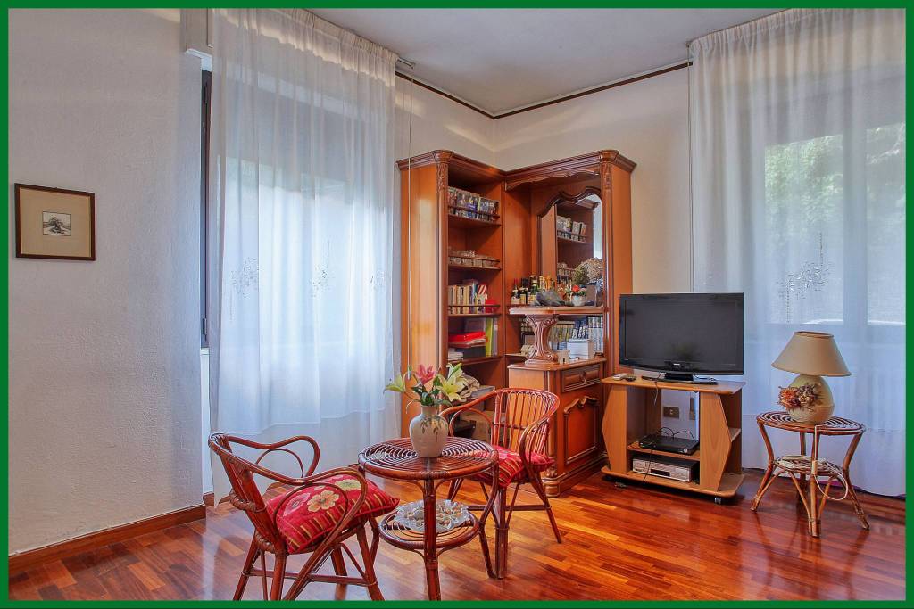 appartamento in vendita a Varese in zona Biumo