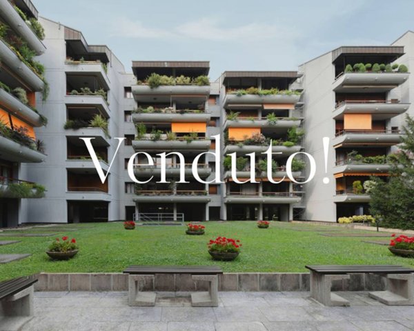 appartamento in vendita a Varese in zona Brunella