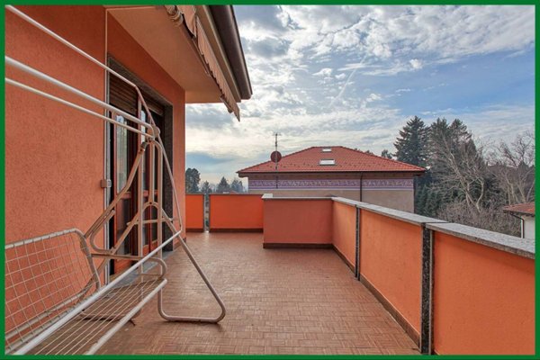 appartamento in vendita a Varese in zona Velate