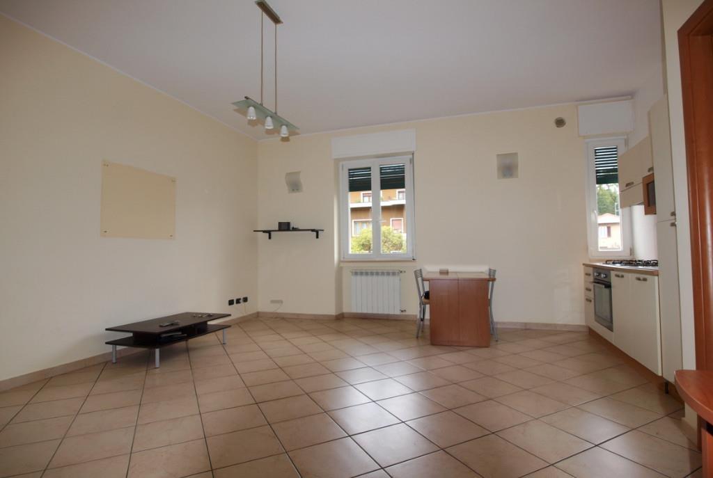 appartamento in vendita a Varese in zona Brunella