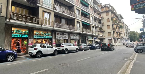 negozio in vendita a Varese in zona Centro Città