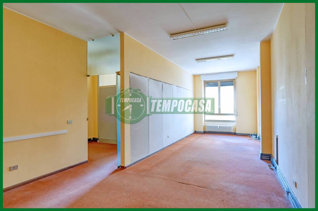 appartamento in vendita a Varese in zona Brunella