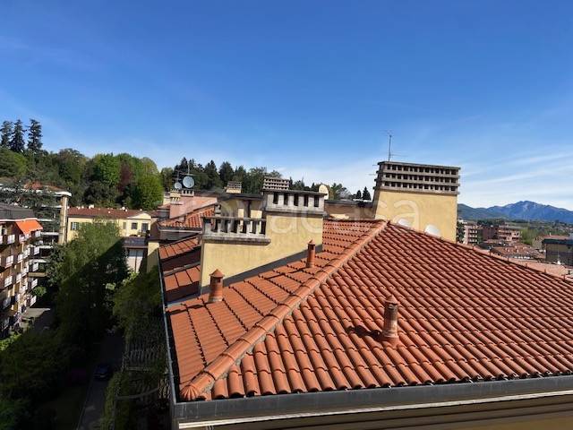appartamento in vendita a Varese in zona Centro Città