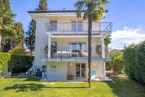 casa indipendente in vendita a Varese in zona Giubiano