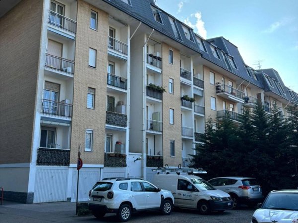 appartamento in vendita a Varese in zona Biumo