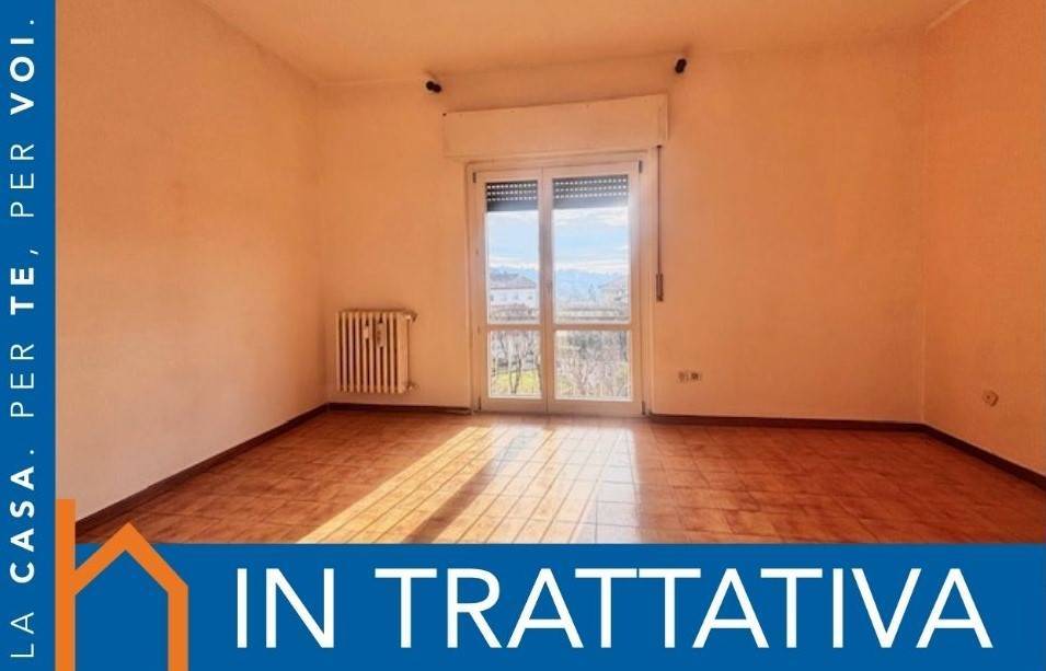 appartamento in vendita a Varese in zona Avigno