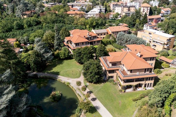 appartamento in vendita a Varese in zona Giubiano