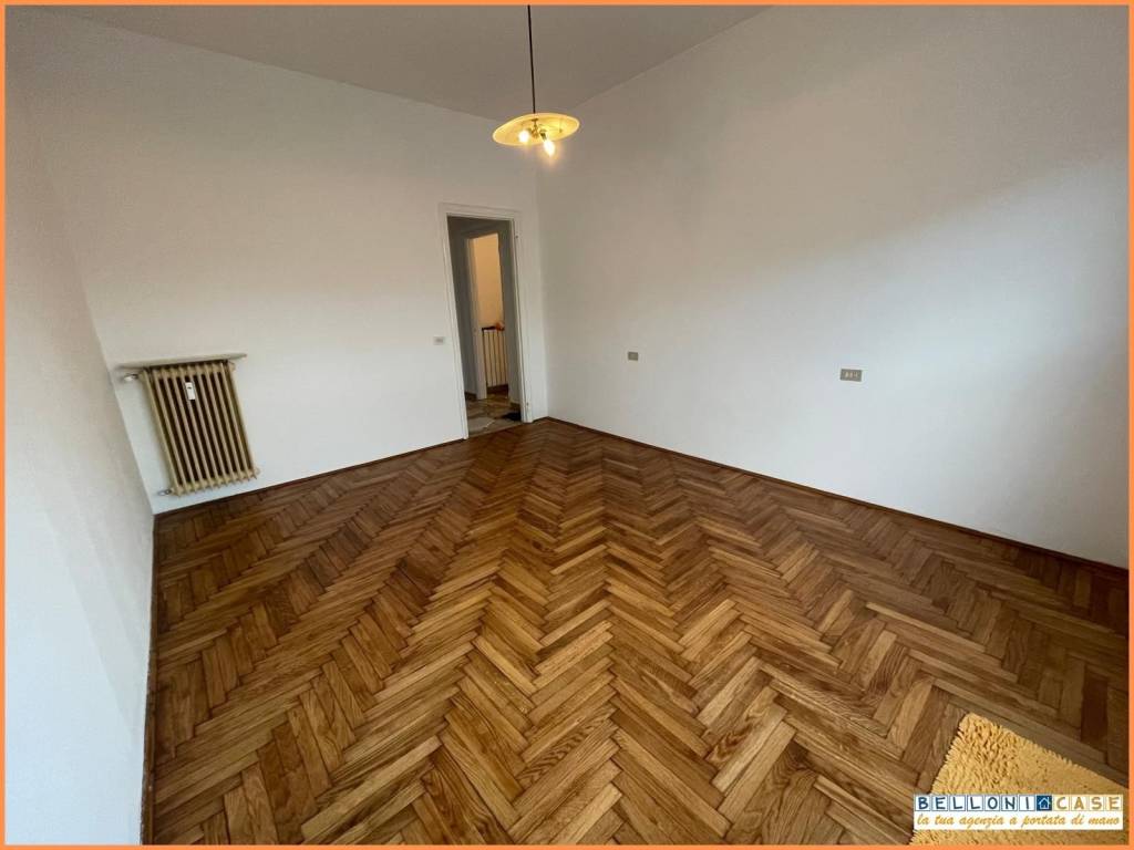 appartamento in vendita a Varese in zona Biumo