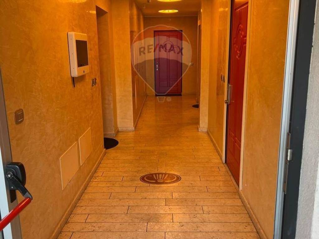 ufficio in vendita a Varese in zona Capolago