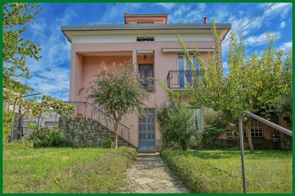 casa indipendente in vendita a Varese in zona Bobbiate