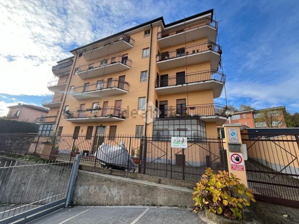 appartamento in vendita a Varese in zona Centro Città