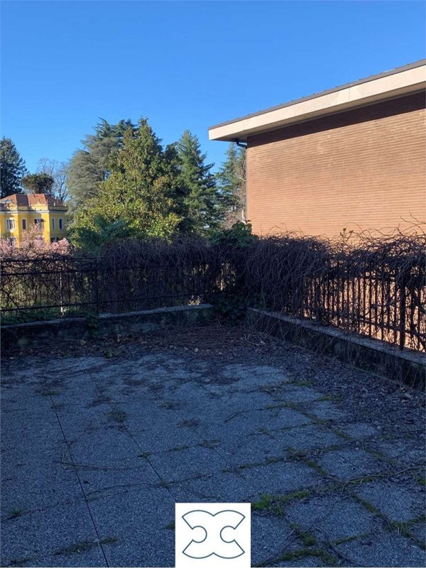 appartamento in vendita a Varese in zona Cartabbia